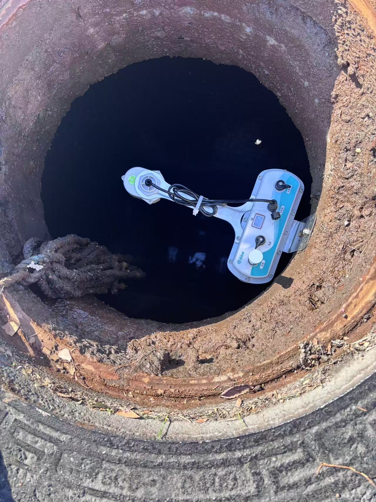 Визуальный радарный уровнемер 80 ГГц в системе мониторинга и раннего предупреждения городских подтоплений: практический опыт внедрения